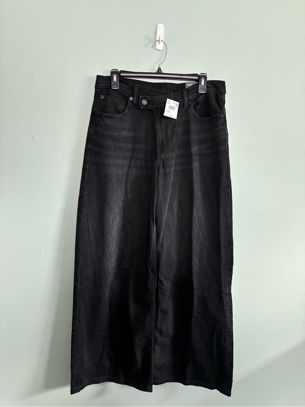 NWT American Eagle Dreamy Drape Strigid Ultra Wide Leg Jeans Low Rise 6 R 28
